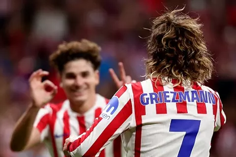 أتلتيكو مدريد يكتسح آينتراخت فرانكفورت في دوري أبطال أوروبا